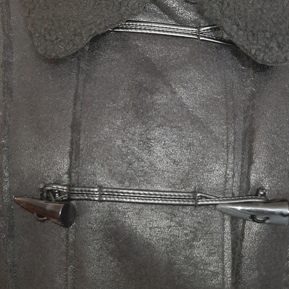 F21 black shimmery coat with faux shearling collar - Picture 9 of 12